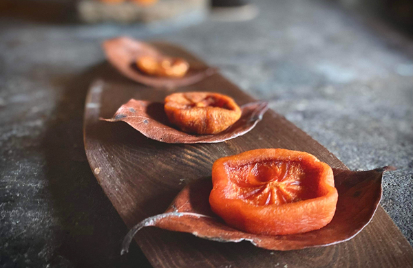 木守りの柿（セミドライ柿） | ハリヨの柿酢